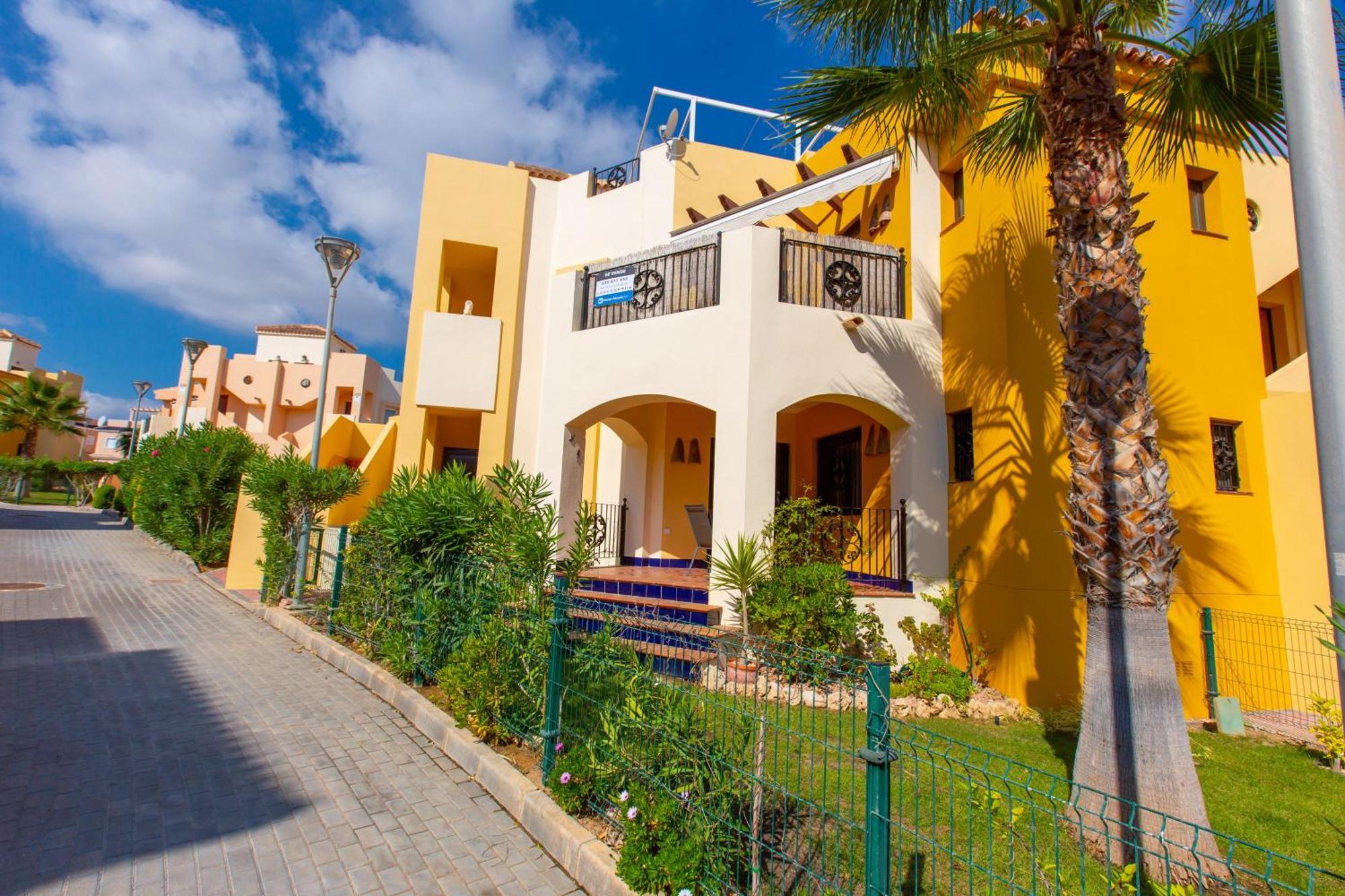 Апартаменты Punta Prima Casa Торевьиа Экстерьер фото